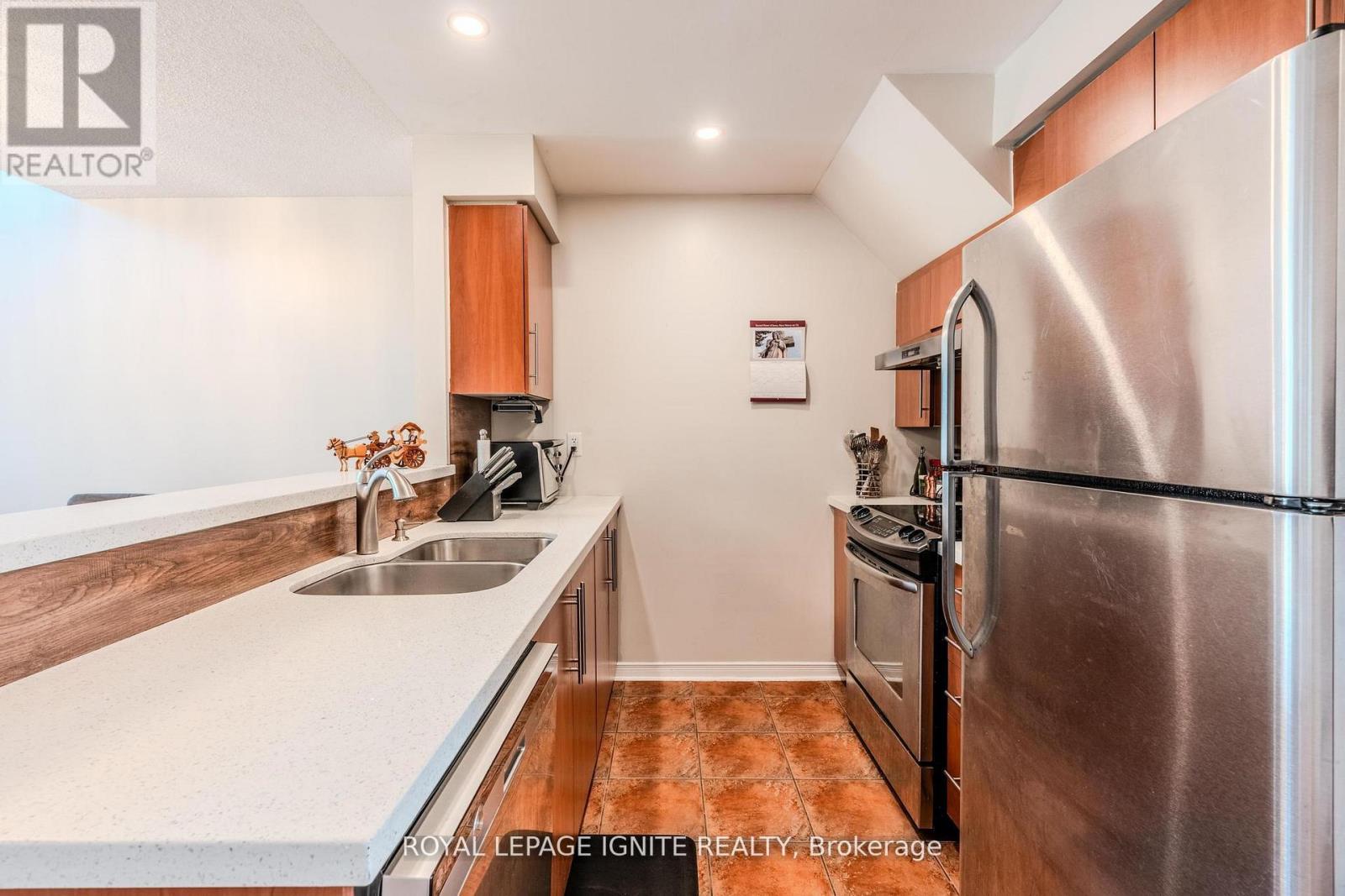 Property at 3 - 120 PETRA WAY image 4