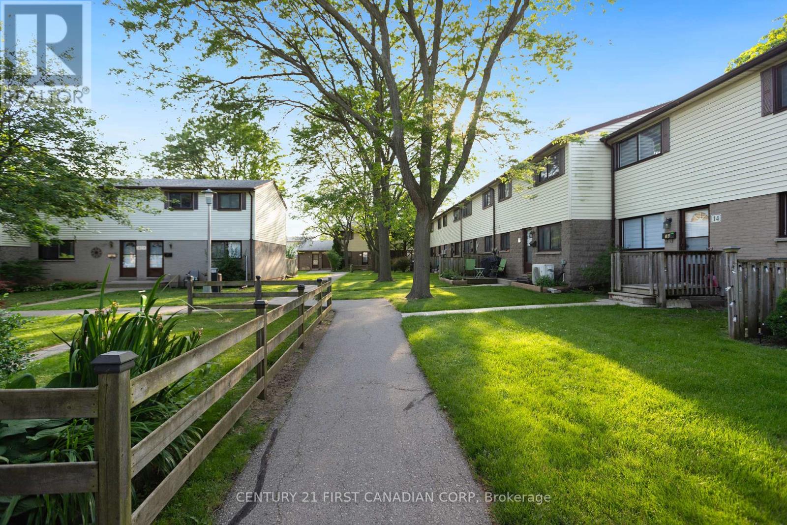 14 - 825 Dundalk Drive N, London South, Ontario  N6C 3V6 - Photo 2 - X12362929