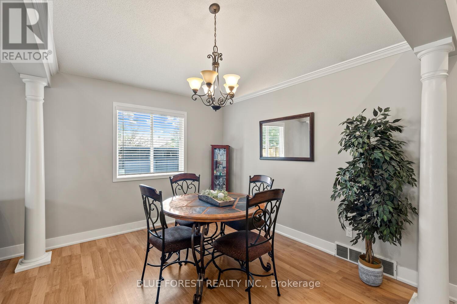 35 Bowcott Crescent, London East, Ontario  N5V 4W8 - Photo 11 - X12362936