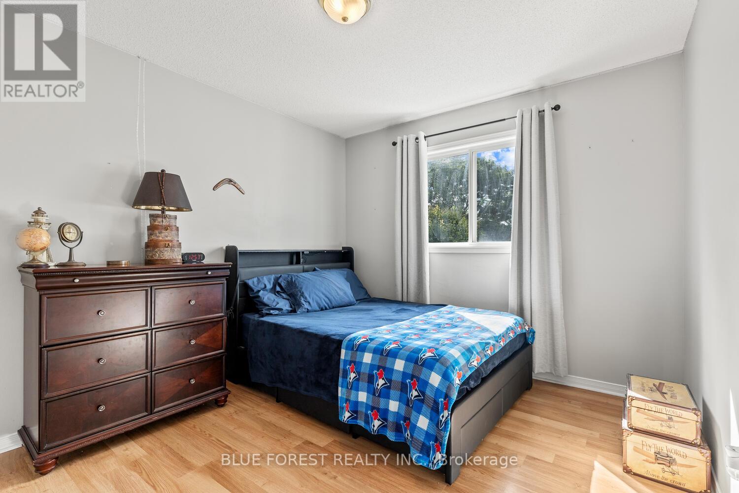 35 Bowcott Crescent, London East, Ontario  N5V 4W8 - Photo 22 - X12362936