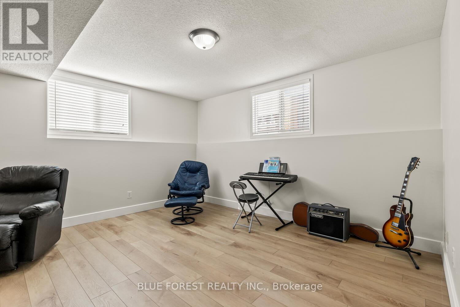 35 Bowcott Crescent, London East, Ontario  N5V 4W8 - Photo 27 - X12362936