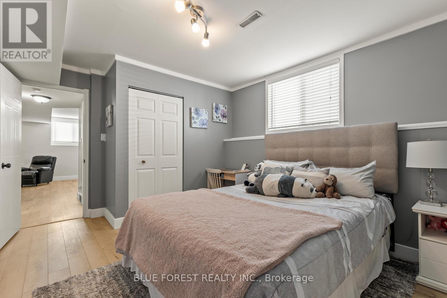 35 Bowcott Crescent, London East, Ontario  N5V 4W8 - Photo 32 - X12362936