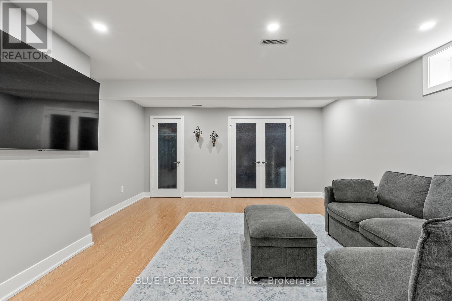 35 Bowcott Crescent, London East, Ontario  N5V 4W8 - Photo 37 - X12362936