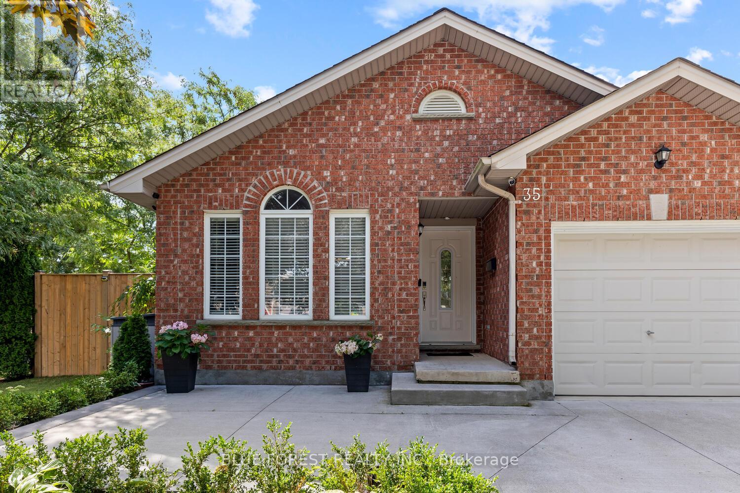 35 Bowcott Crescent, London East, Ontario  N5V 4W8 - Photo 4 - X12362936