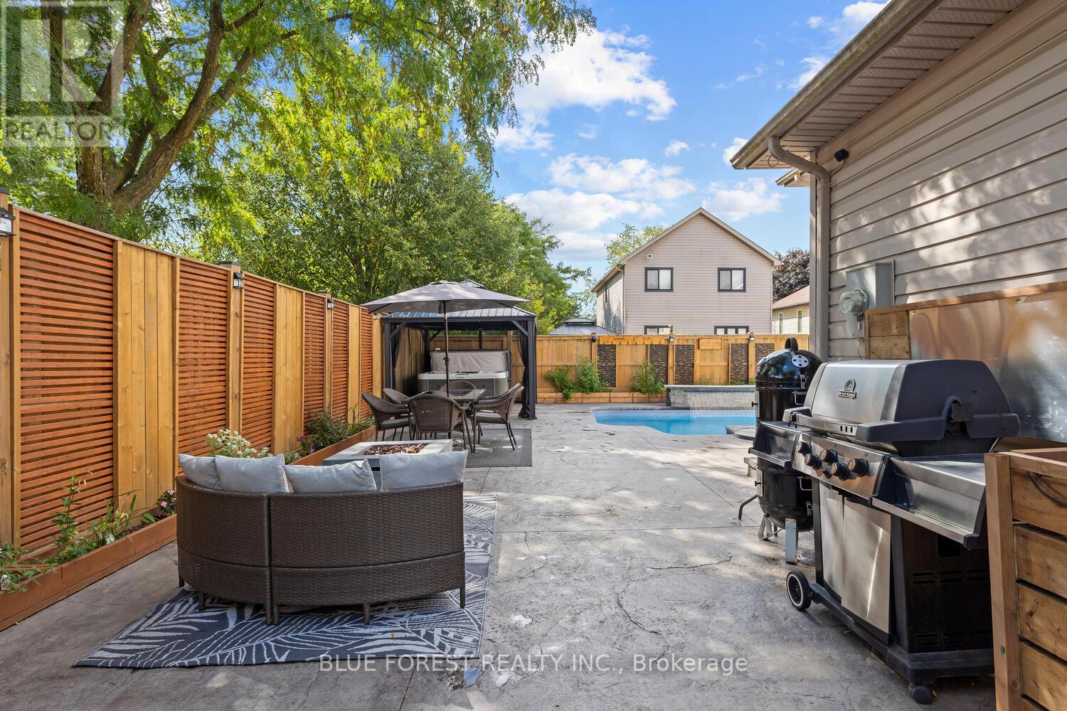 35 Bowcott Crescent, London East, Ontario  N5V 4W8 - Photo 41 - X12362936
