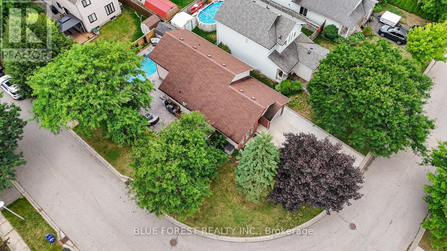 35 Bowcott Crescent, London East, Ontario  N5V 4W8 - Photo 45 - X12362936