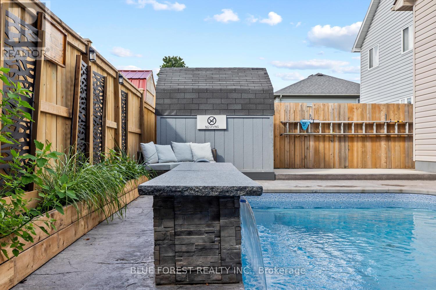 35 Bowcott Crescent, London East, Ontario  N5V 4W8 - Photo 49 - X12362936