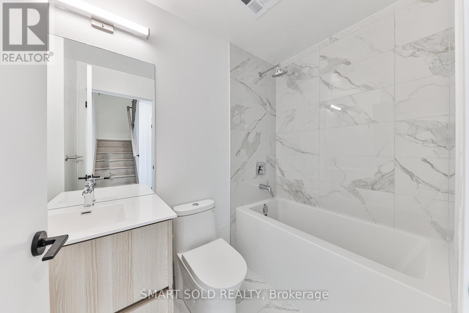 114 - 220 Missinnihe Way, Mississauga, Ontario  L5H 0A9 - Photo 6 - W12362848