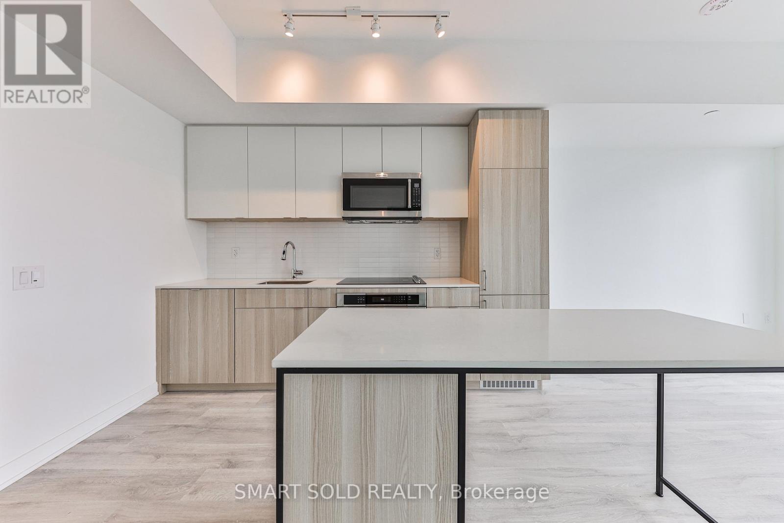 114 - 220 Missinnihe Way, Mississauga, Ontario  L5H 0A9 - Photo 8 - W12362848