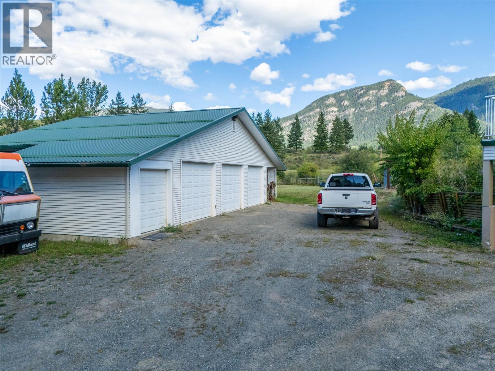 3998 AGATE BAY Road, barriere, British Columbia