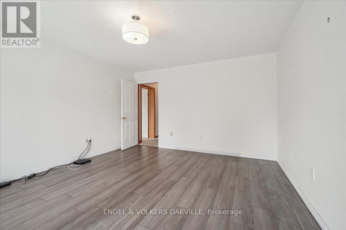 36 White Bark Way, Centre Wellington, Ontario  N0B 1J0 - Photo 29 - X12362832