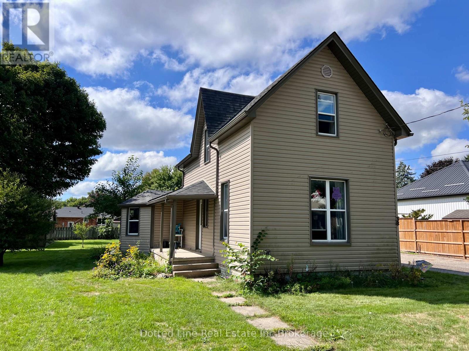 38 Harvey Street, Aylmer, Ontario  N5H 1T1 - Photo 2 - X12362939