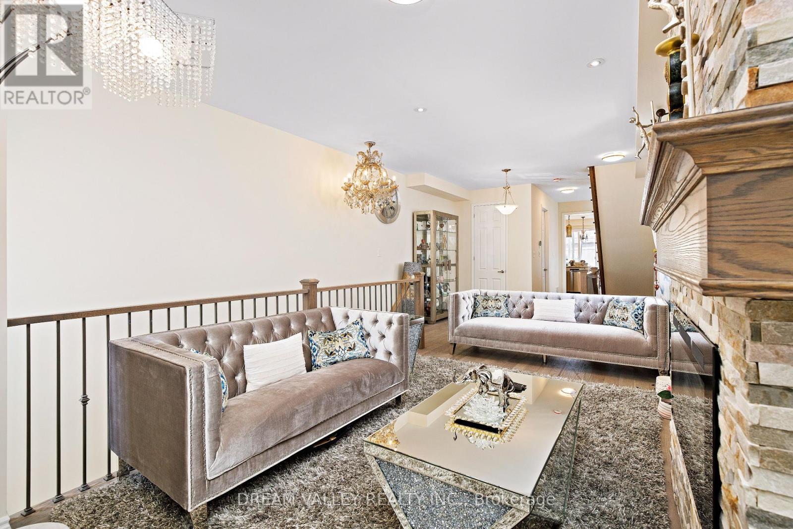 88 Jolly Way, Toronto, Ontario  M1P 0E2 - Photo 4 - E12362947