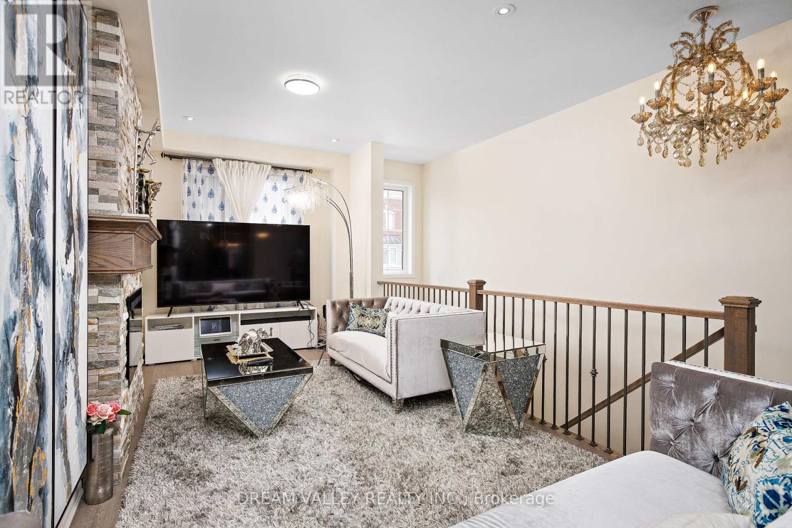 88 Jolly Way, Toronto, Ontario  M1P 0E2 - Photo 6 - E12362947