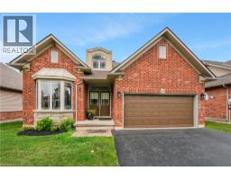 169 Central Avenue Grimsby East (542), Grimsby, Ca