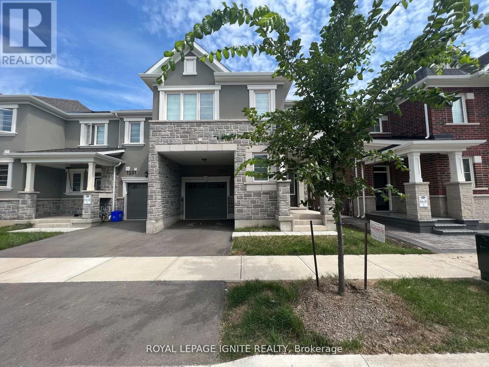1253 REDBUD GARDENS, Milton, Ontario