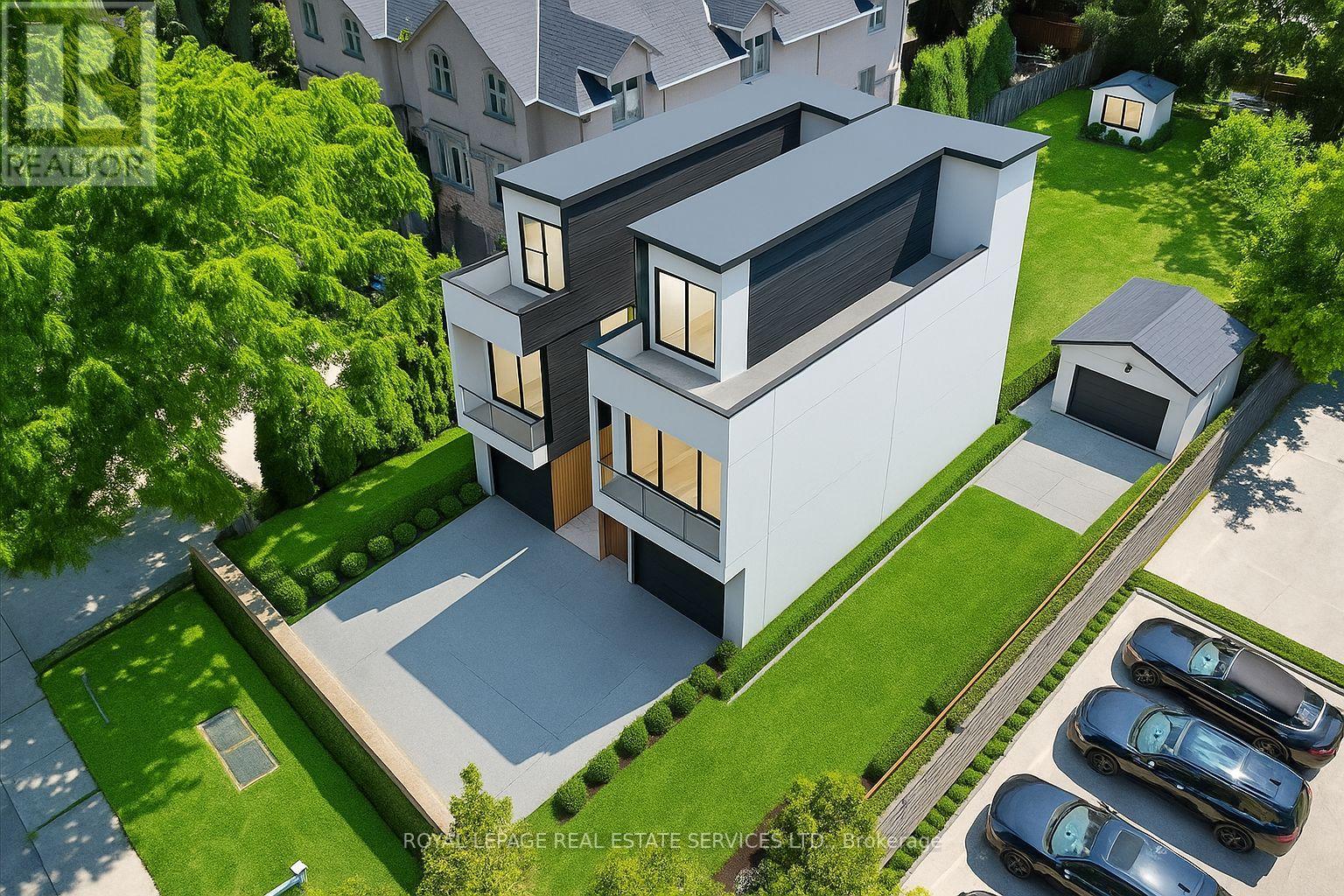 86 Kerr Street, Oakville, Ontario  L6K 3A3 - Photo 4 - W12362923