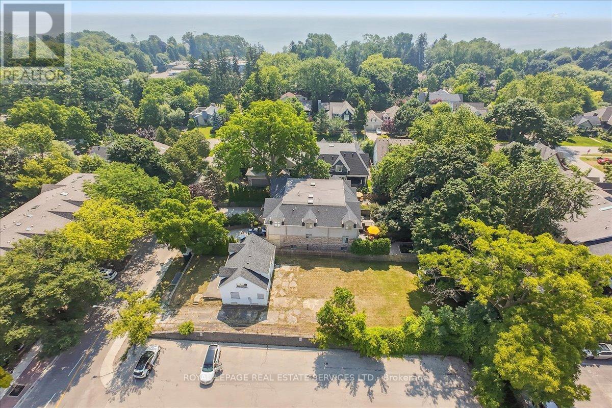 86 Kerr Street, Oakville, Ontario  L6K 3A3 - Photo 6 - W12362923