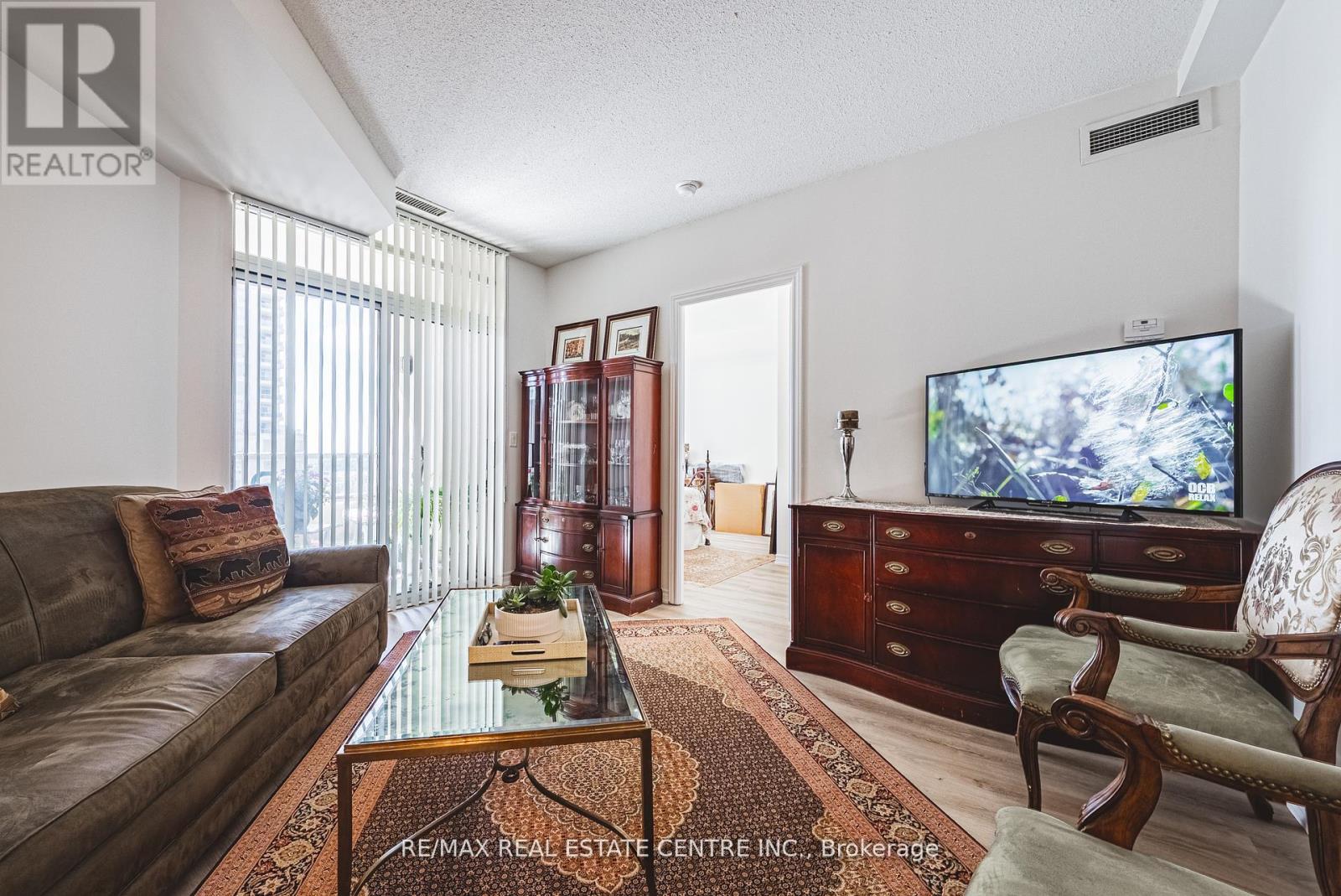 1130 - 3888 Duke Of York Boulevard, Mississauga, Ontario  L5B 4P5 - Photo 12 - W12362963
