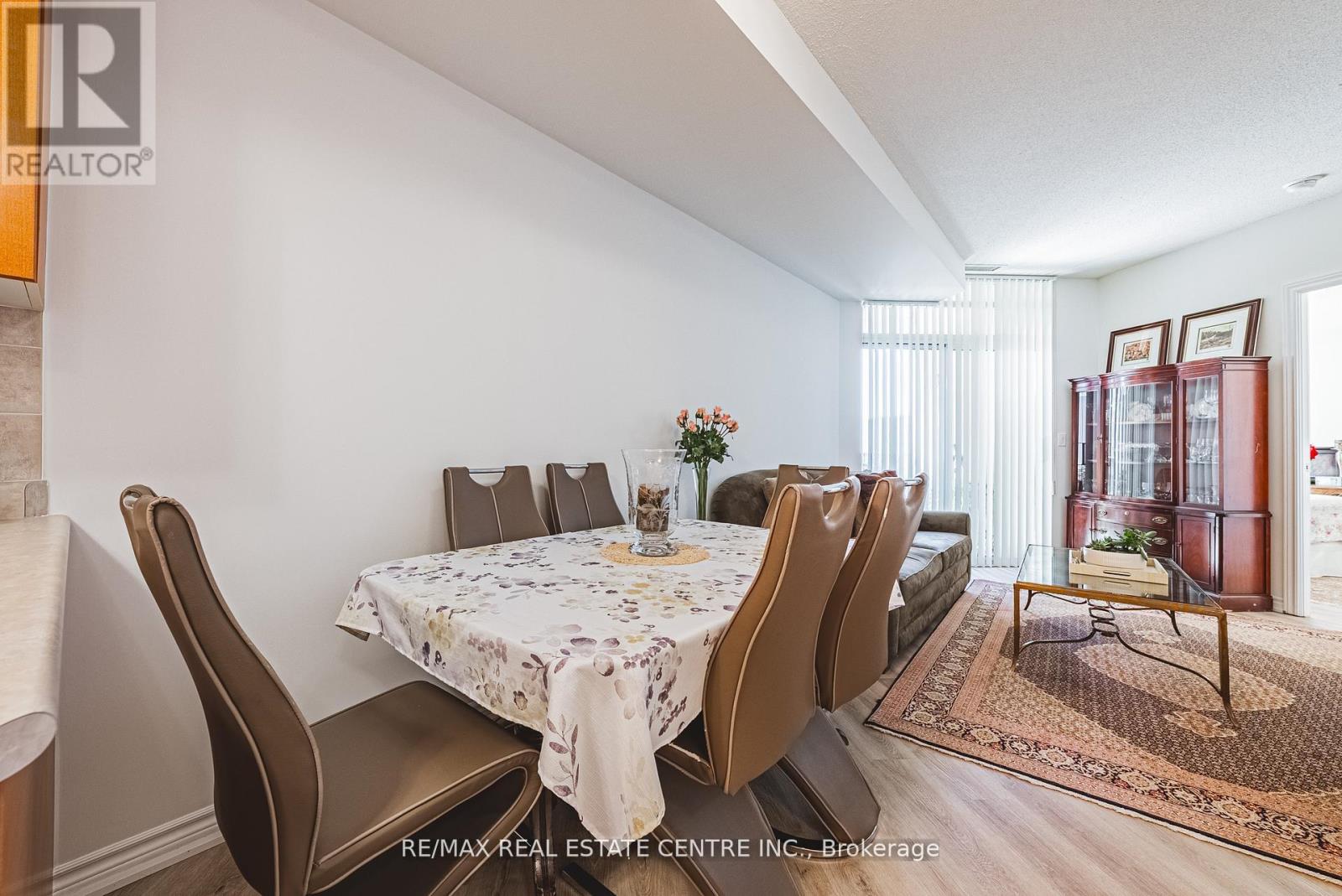 1130 - 3888 Duke Of York Boulevard, Mississauga, Ontario  L5B 4P5 - Photo 13 - W12362963
