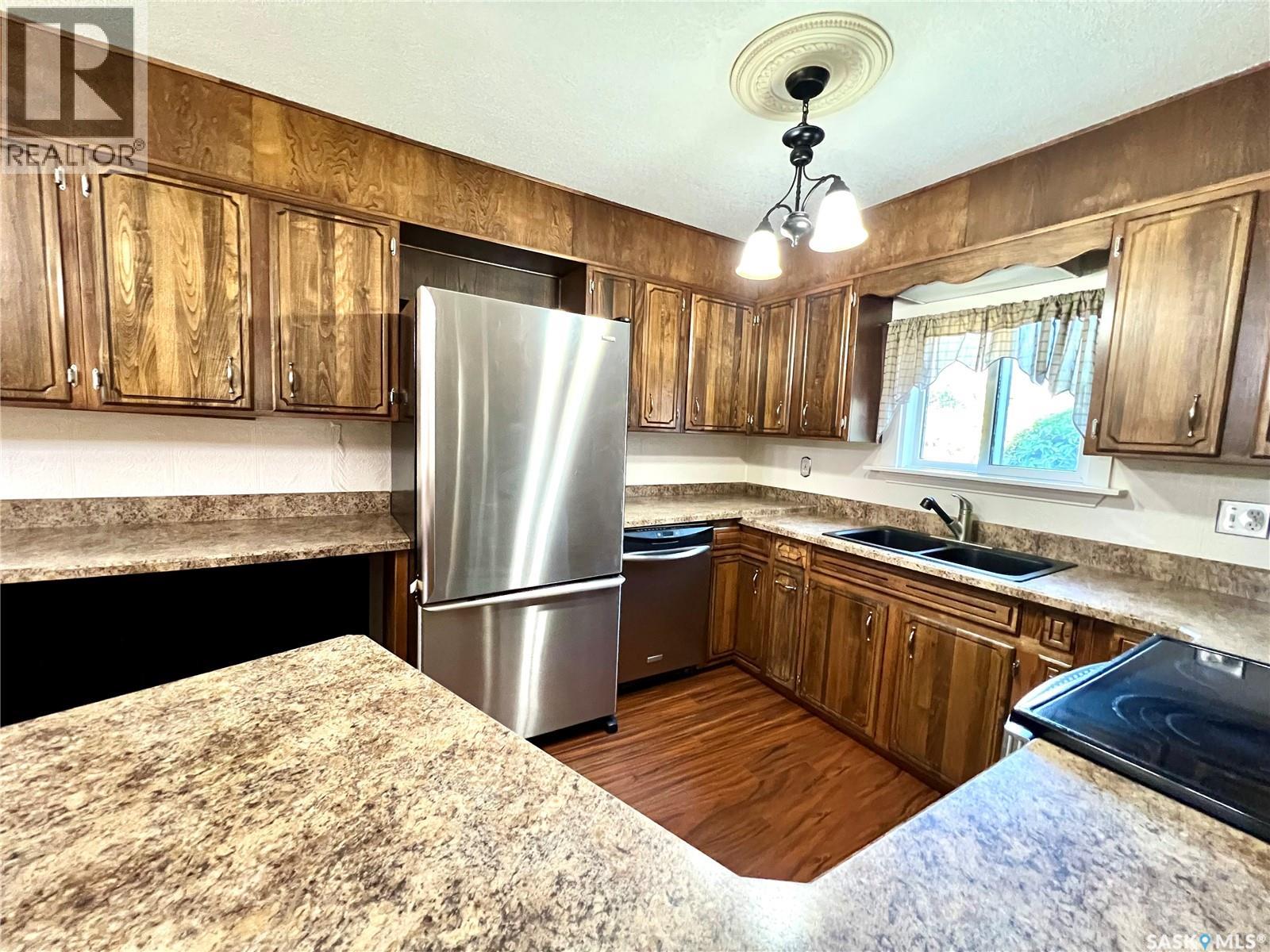 446 4th Avenue Ne, Swift Current, Saskatchewan  S9H 2J8 - Photo 4 - SK016430