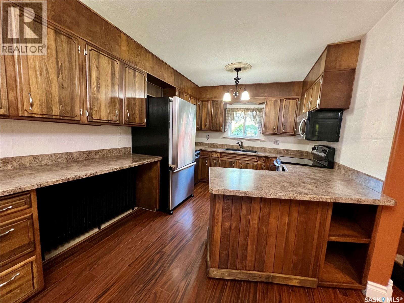 446 4th Avenue Ne, Swift Current, Saskatchewan  S9H 2J8 - Photo 3 - SK016430
