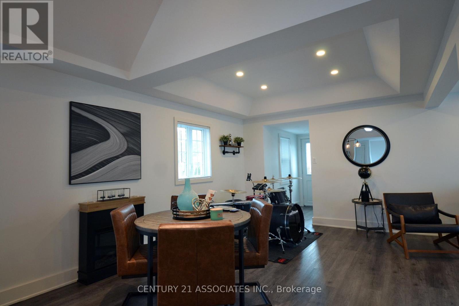 71 Deere Street, Welland, Ontario  L3B 2L7 - Photo 16 - X12362962