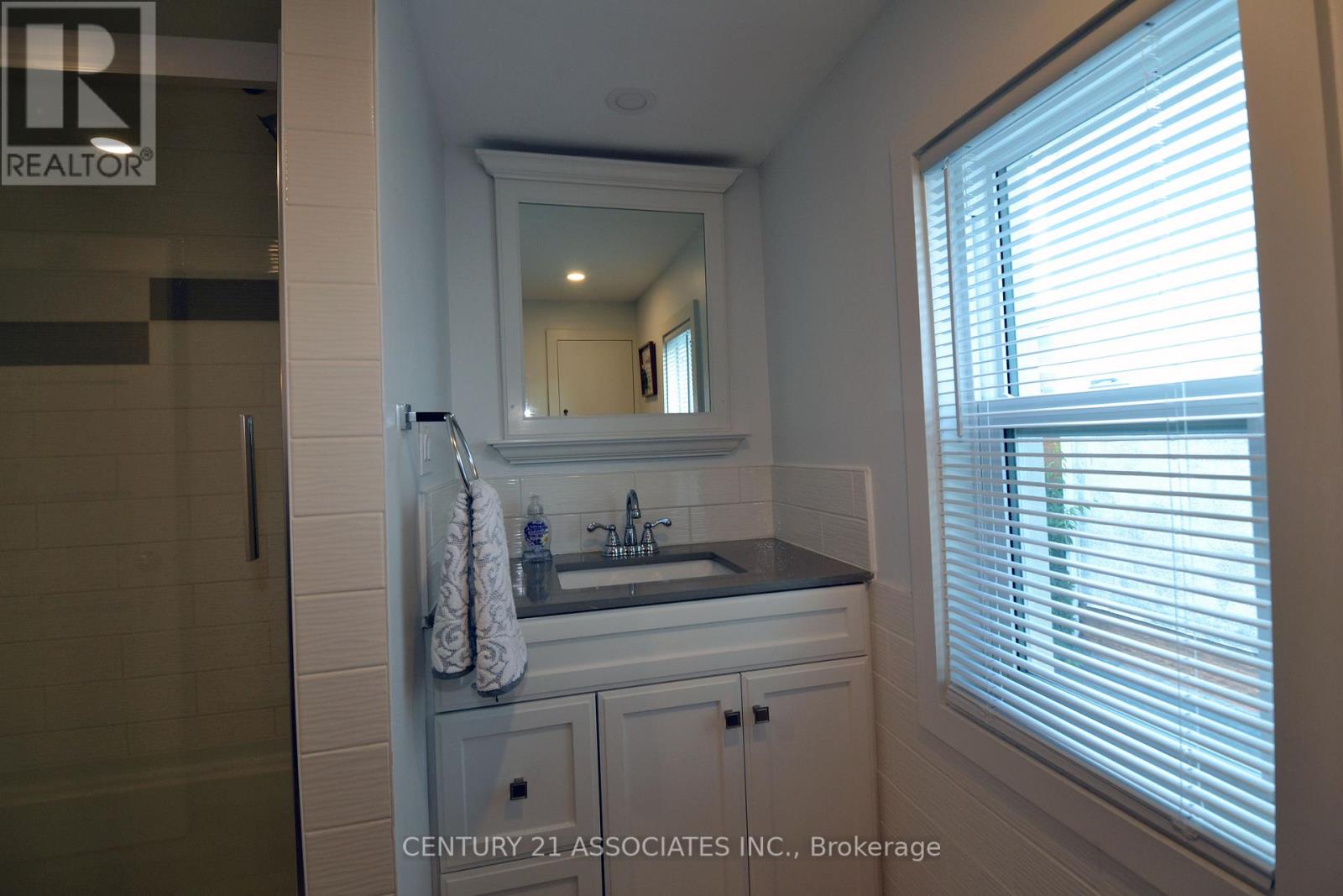71 Deere Street, Welland, Ontario  L3B 2L7 - Photo 26 - X12362962