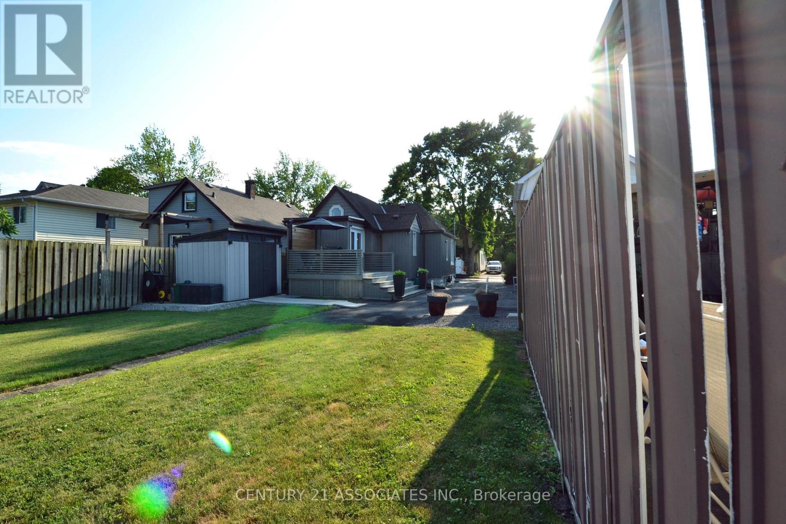 71 Deere Street, Welland, Ontario  L3B 2L7 - Photo 37 - X12362962