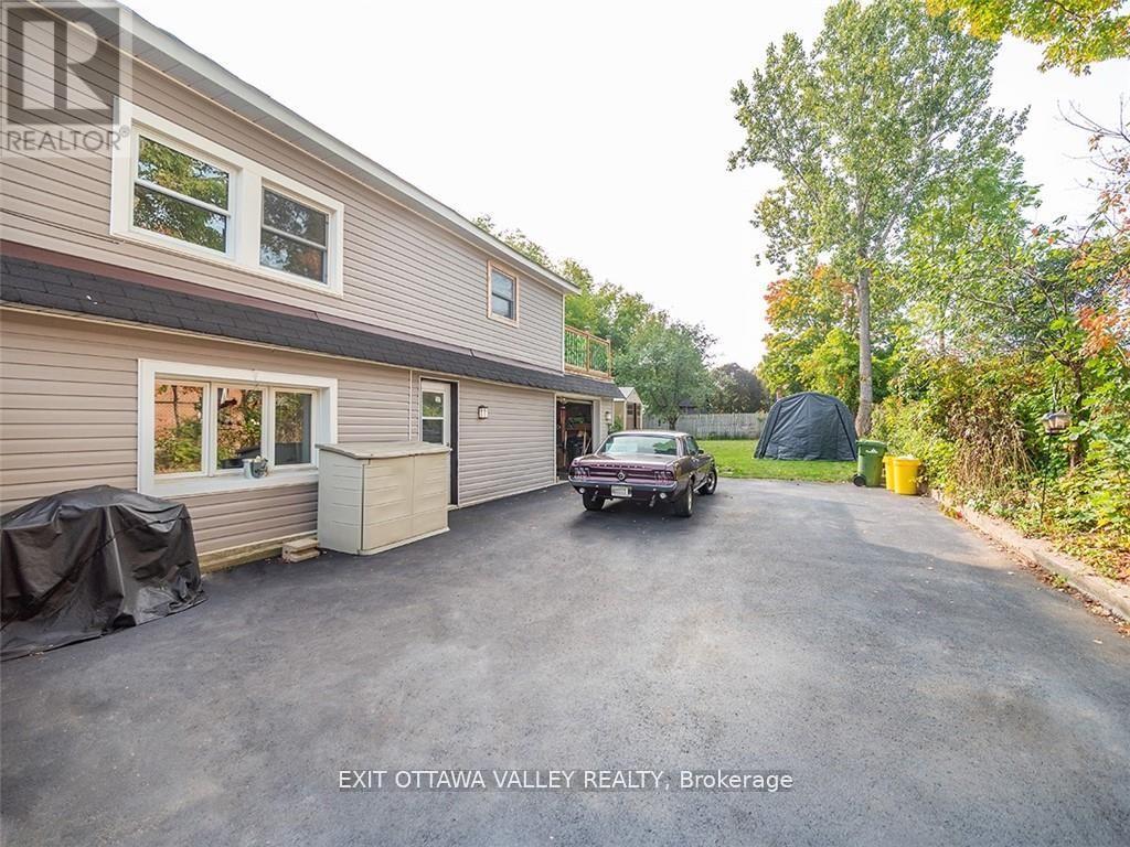 444 Isabella Street, Pembroke, Ontario  K8A 5T7 - Photo 2 - X12362990