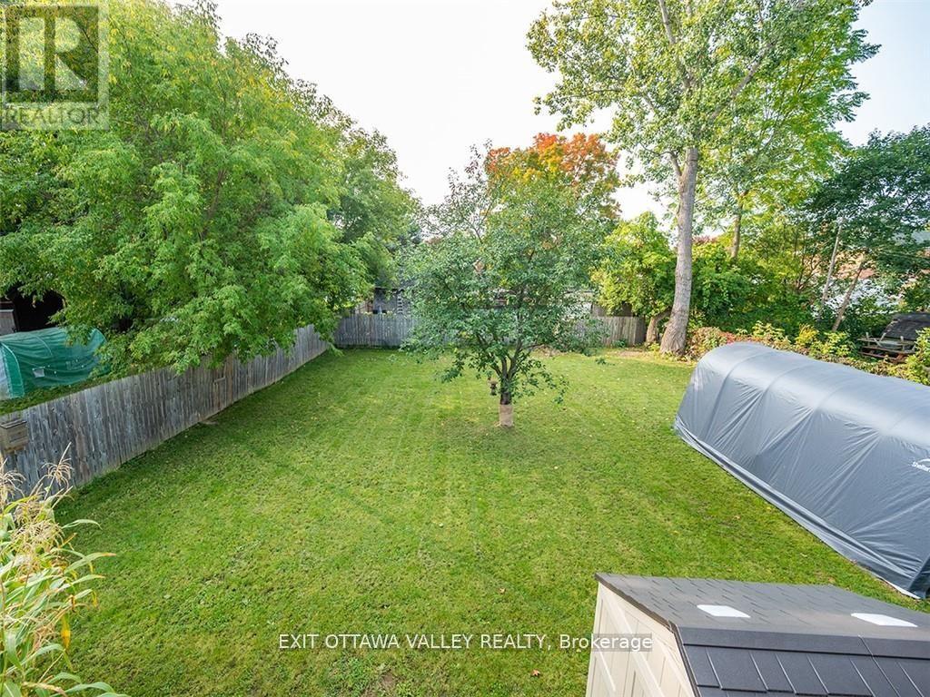 444 Isabella Street, Pembroke, Ontario  K8A 5T7 - Photo 3 - X12362990