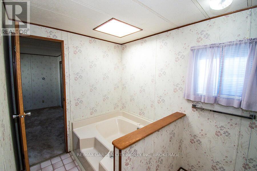 4585 Rachael Lane, Lincoln, Ontario  L3J 0W1 - Photo 16 - X12362992