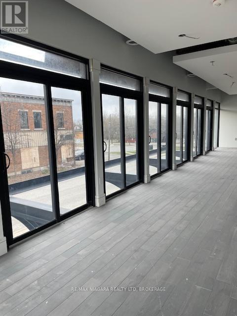 4461 Queen Street, Niagara Falls, Ontario  L2E 2L2 - Photo 6 - X12363012