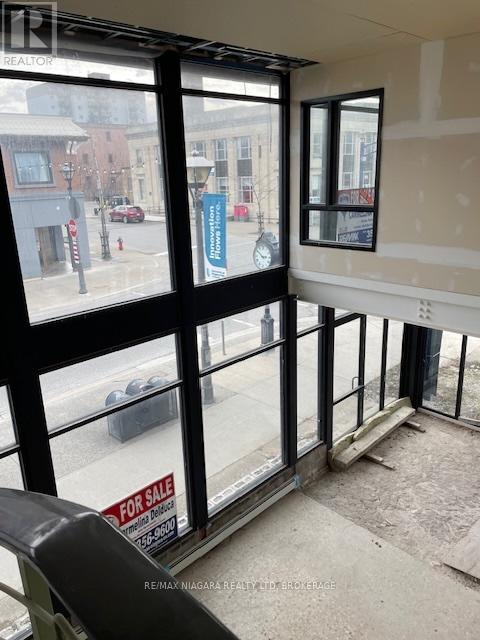 4461 Queen Street, Niagara Falls, Ontario  L2E 2L2 - Photo 7 - X12363012