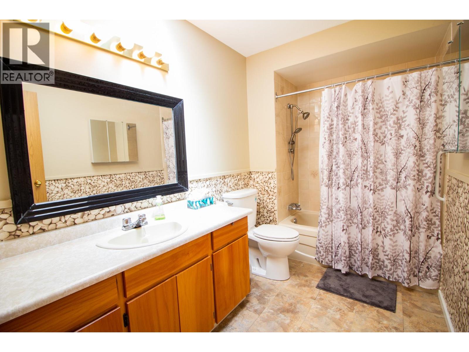 4 815 North Road, Gibsons, British Columbia  V0N 1V9 - Photo 15 - R3040118