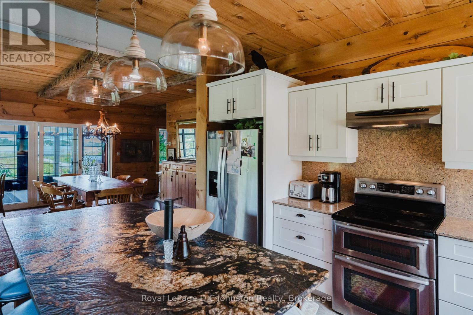 11 Lake Drive, South Bruce Peninsula, Ontario  N0H 1A0 - Photo 10 - X12362970