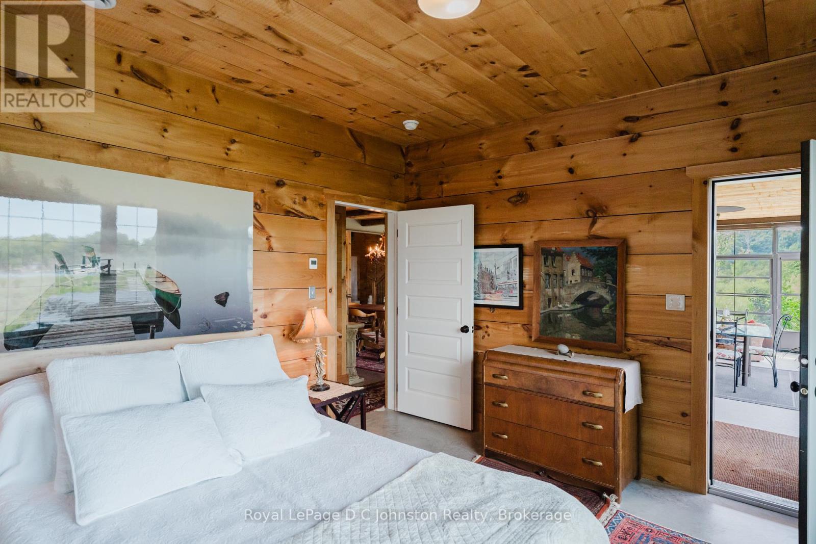 11 Lake Drive, South Bruce Peninsula, Ontario  N0H 1A0 - Photo 18 - X12362970