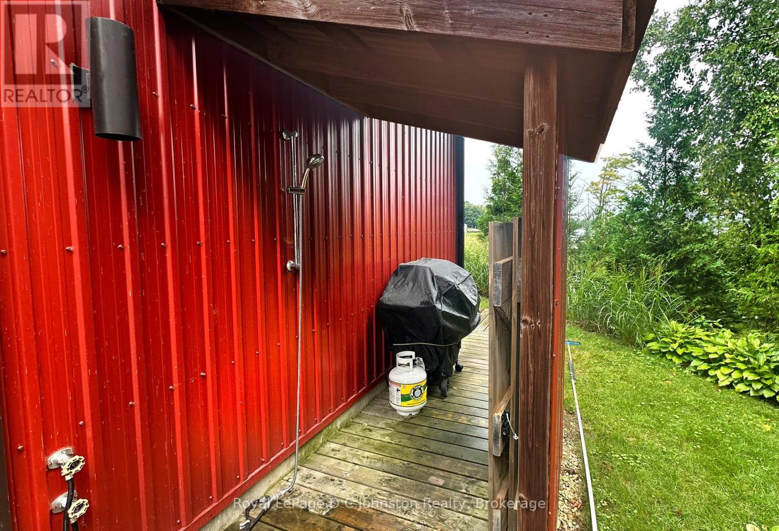 11 Lake Drive, South Bruce Peninsula, Ontario  N0H 1A0 - Photo 36 - X12362970