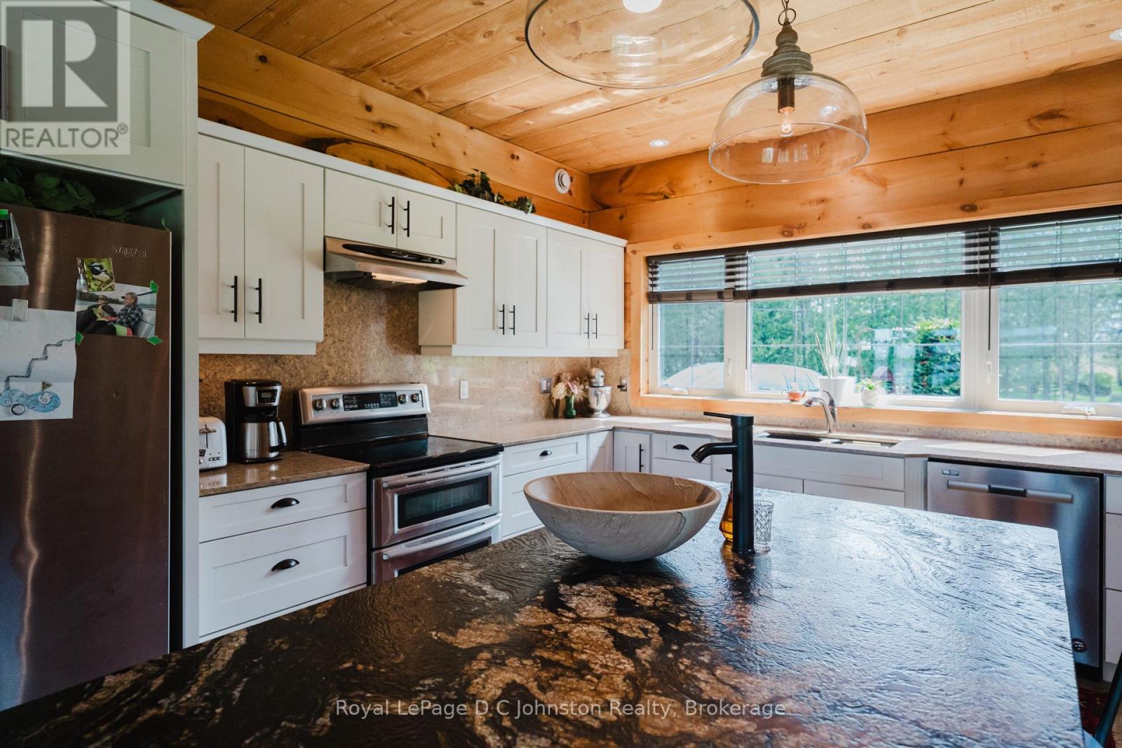 11 Lake Drive, South Bruce Peninsula, Ontario  N0H 1A0 - Photo 8 - X12362970