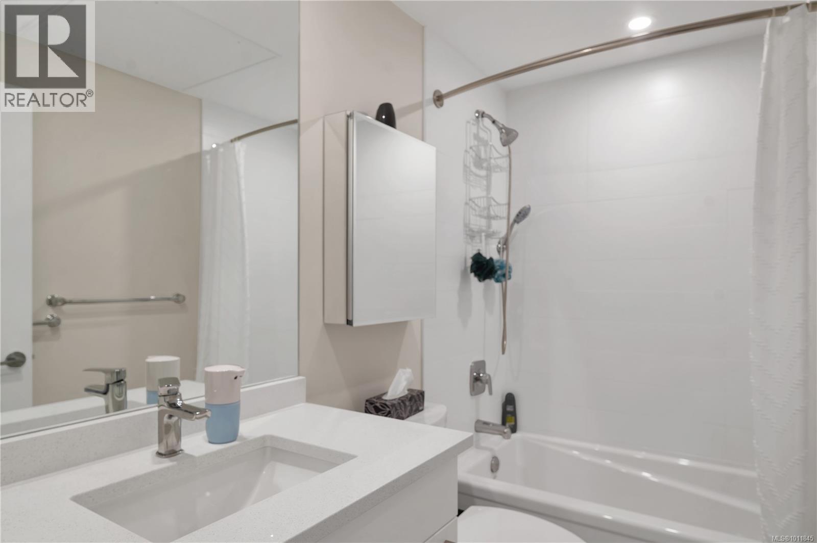 402 536 Island Hwy S, Campbell River, British Columbia  V9W 1A5 - Photo 15 - 1011845