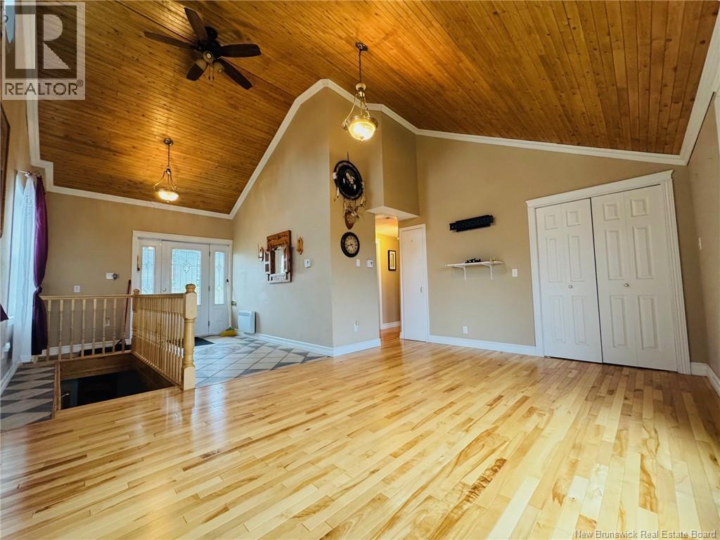 Property at 327 Victoria Street image 4