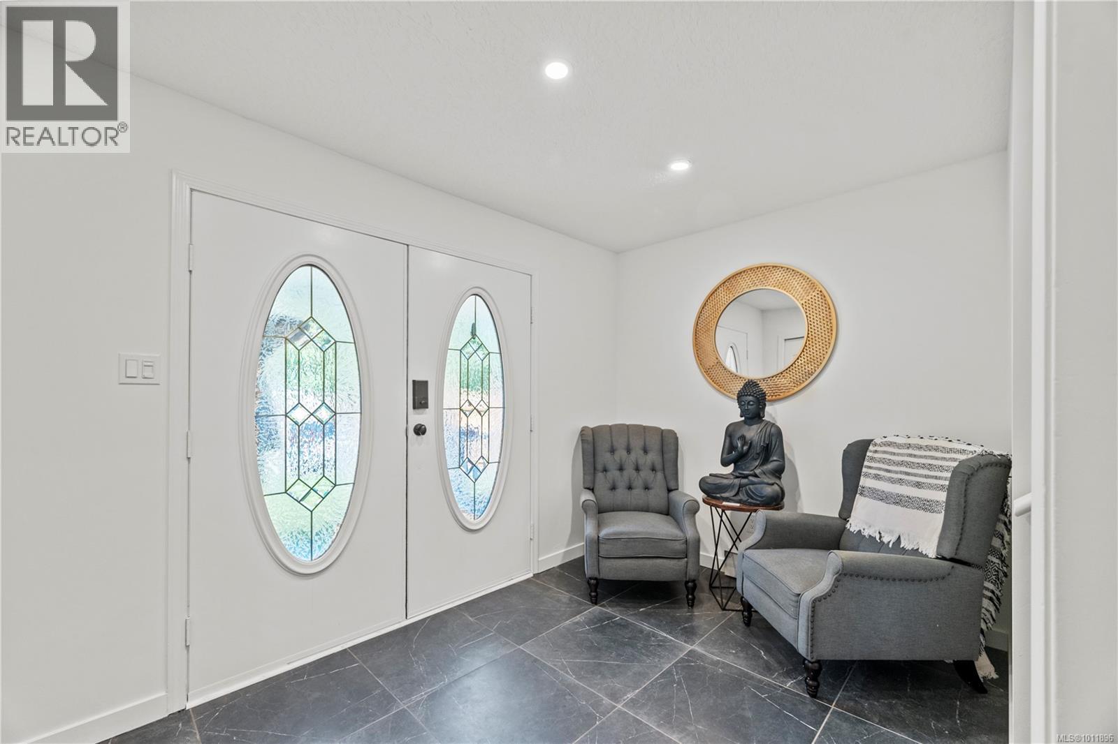 Property at 1661 Barrett Dr image 4
