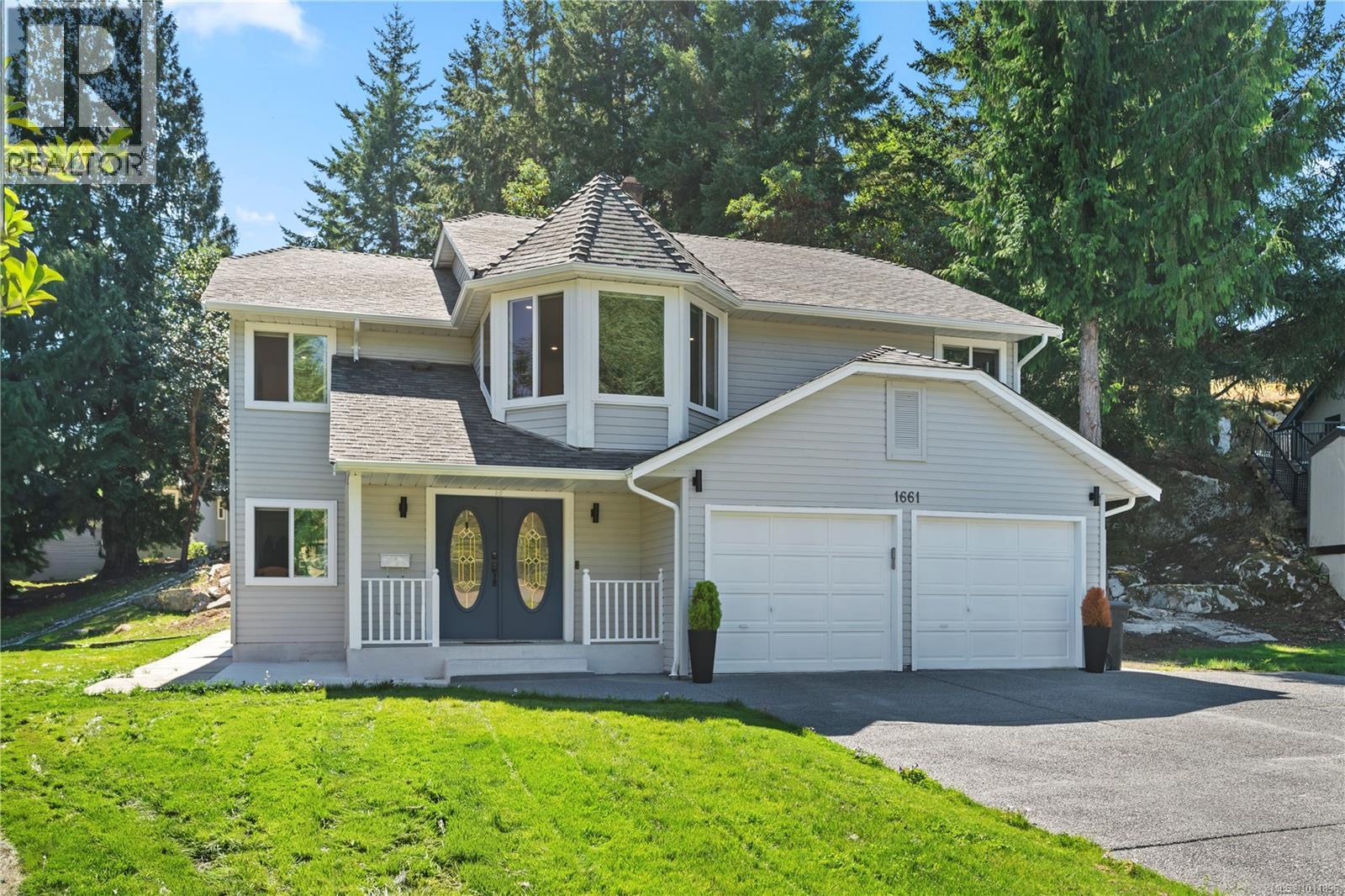 Property at 1661 Barrett Dr image 3