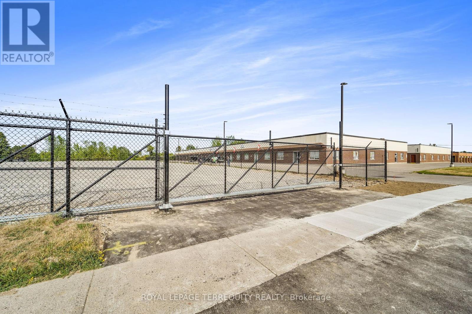 797 Wilson Road S, Oshawa, Ontario  L1H 3V9 - Photo 2 - E12362872