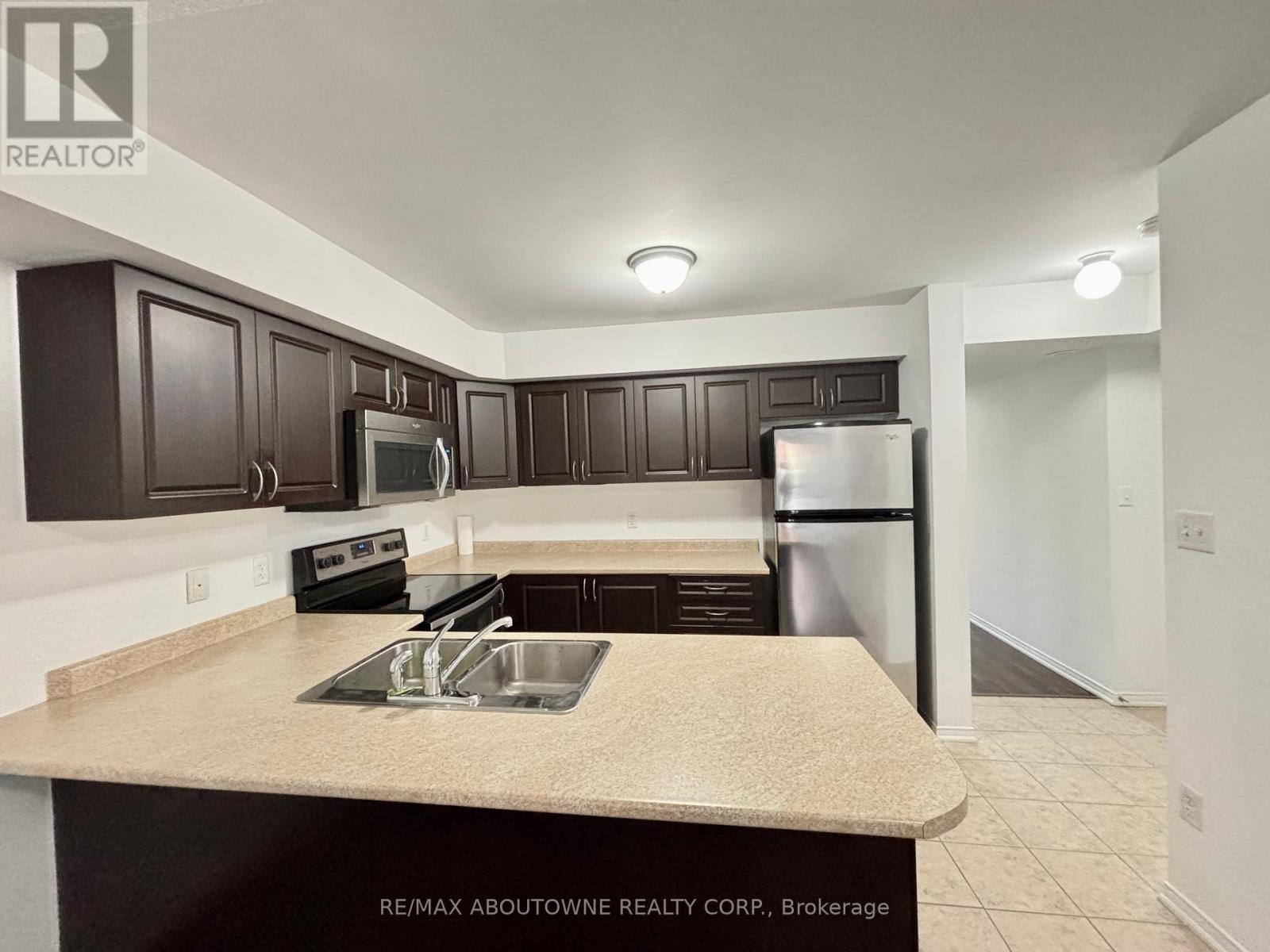 12 - 35 Hays Boulevard, Oakville, Ontario  L6H 0J1 - Photo 13 - W12337113