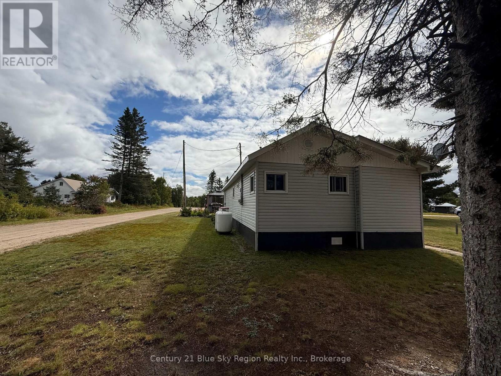B - 15 Church Road, Unorganized Townships, Ontario  P0H 2A0 - Photo 27 - X12362968