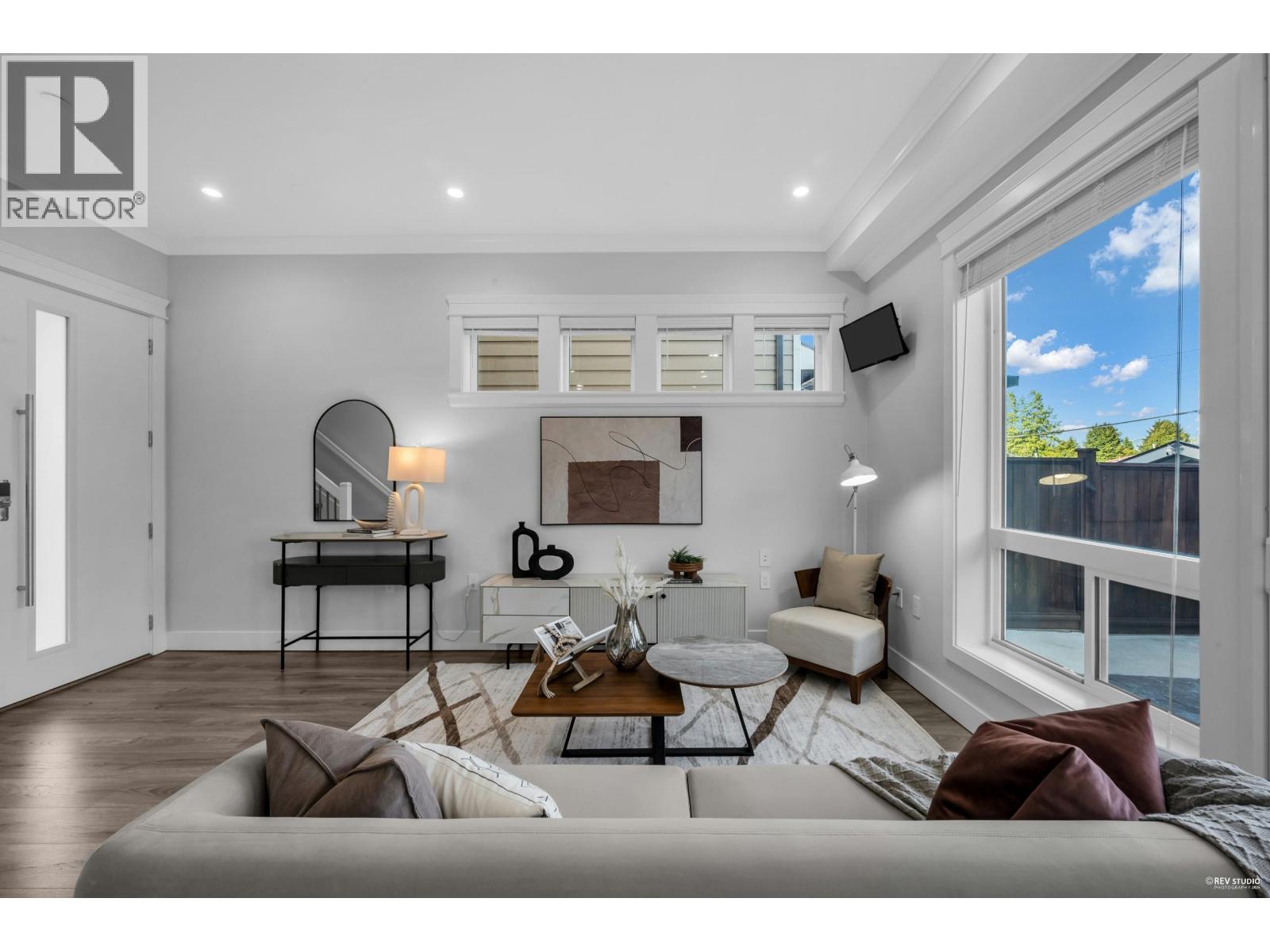4586 DUMFRIES STREET, Vancouver, British Columbia