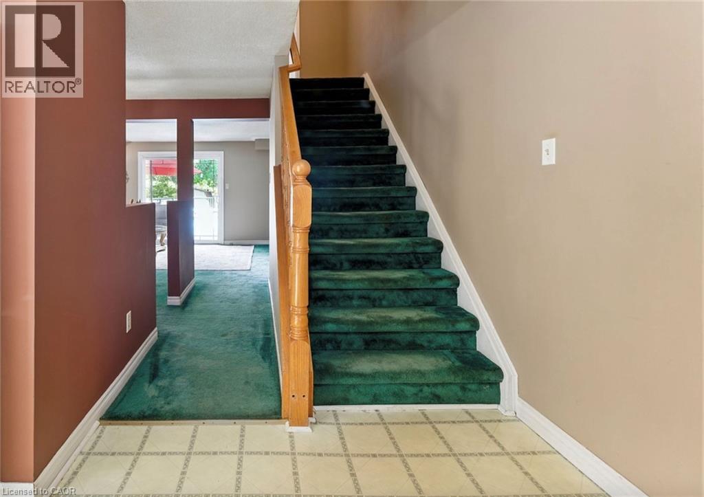 Property at 11 HUBERT Court image 4