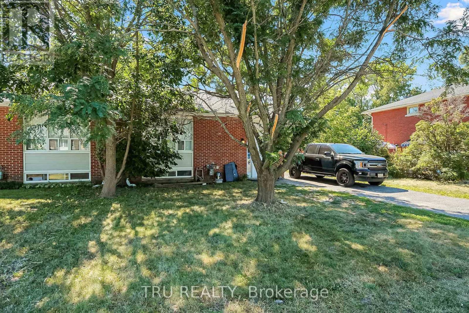 2428-2430 Iris Street, Ottawa, Ontario  K2C 1C6 - Photo 3 - X12363021