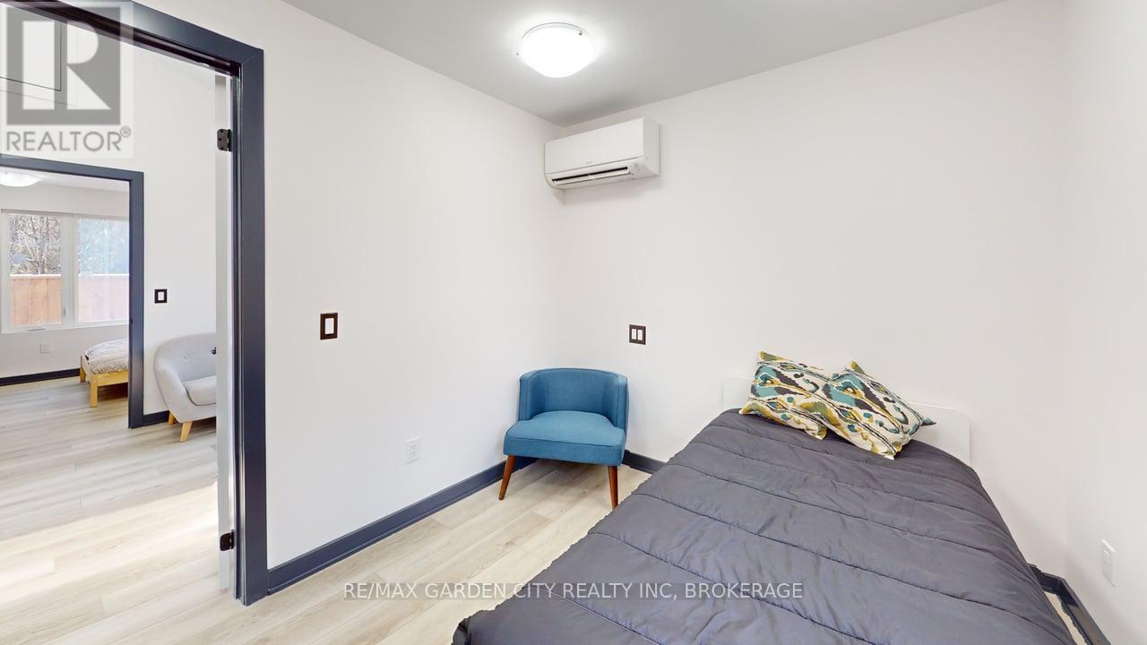 23 Warren Avenue, Hamilton, Ontario  L9A 3C7 - Photo 38 - X12363075